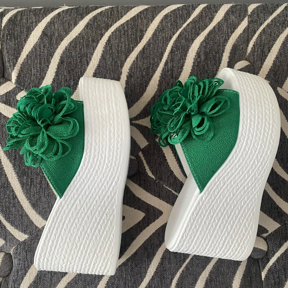 New Green Floral Wedge Slide Sandals - Women's Platform Mules size 35/5